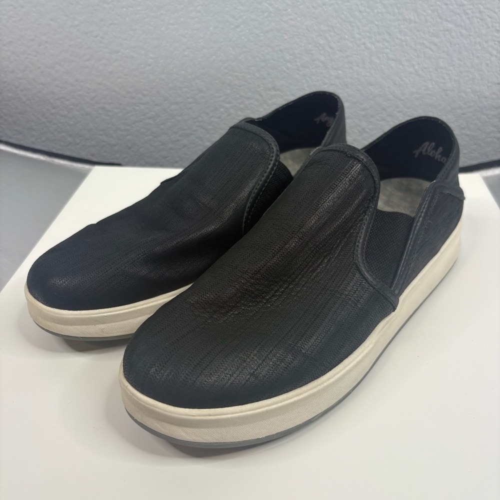 OluKai Women's Ki'ihele 'Ili Black Leather Slip-on Shoes